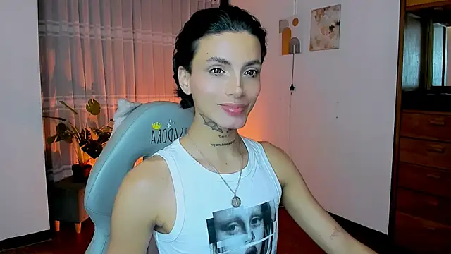 nilam_valker webcam