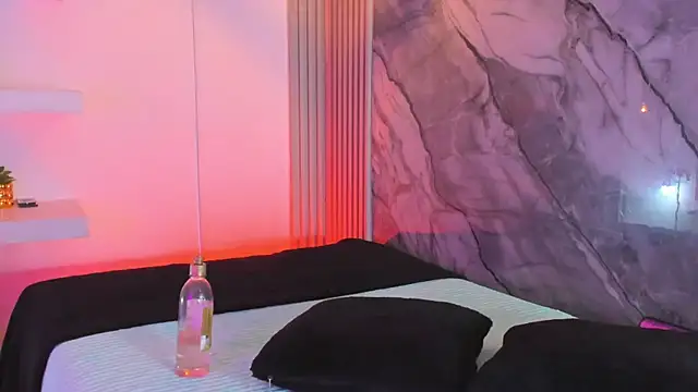 IsabellaMonet webcam