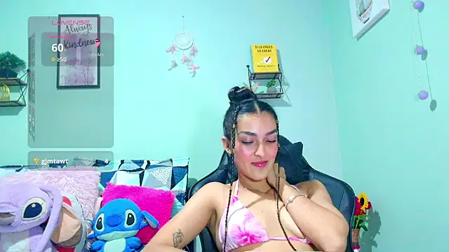 angelic_coral live cam on StripChat