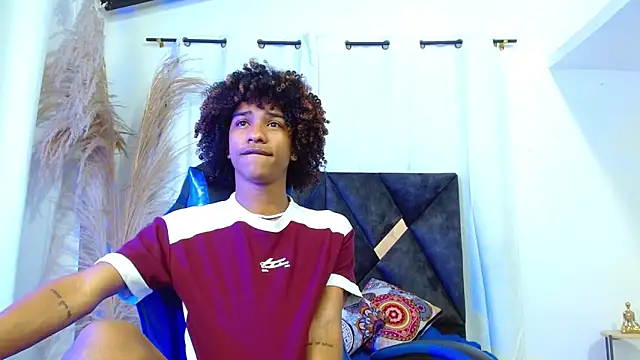 angelll18_ webcam