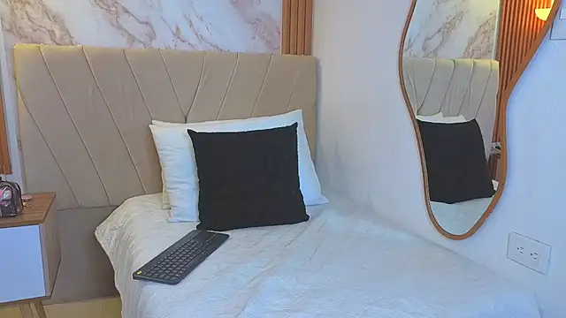 j_belle_ webcam