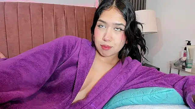 Hanna_Thorne live cam on StripChat