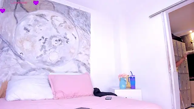 TaylorAndThalia webcam