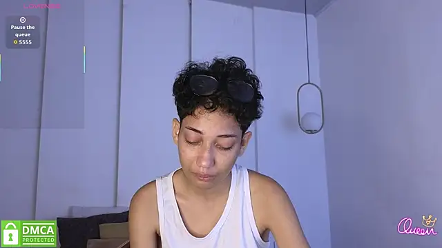 hot_little_bunny webcam