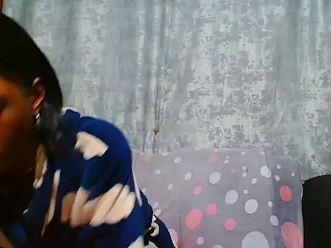 VANESAAMBER23 live cam on StripChat