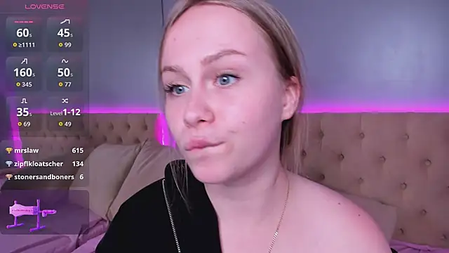stacy_moorex live cam on StripChat