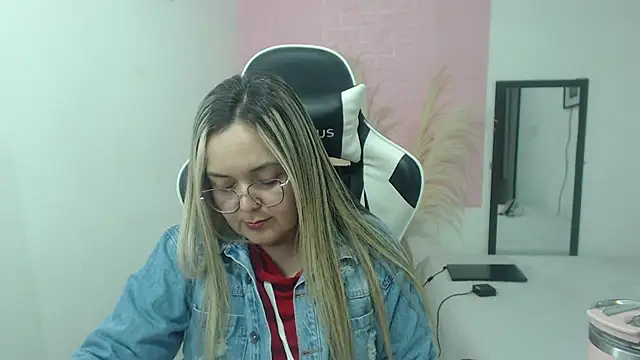 samy_vsn (F milf) - Naked masturbation