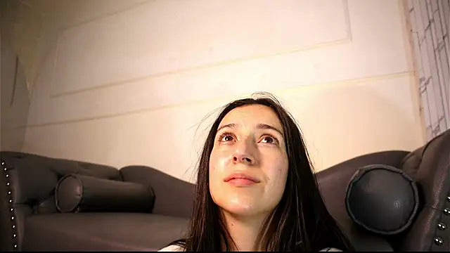 sweet_sammy_ (F young) - Take off bra +Show boobs ♥
