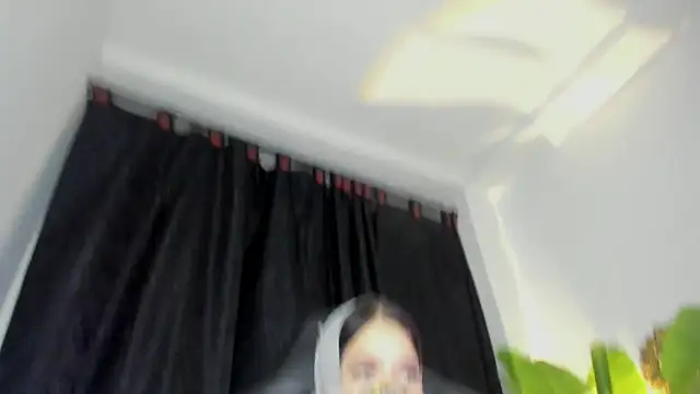 janna_isa webcam