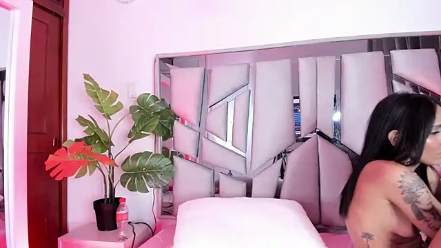 sophie_pariss (F young) - show pussy