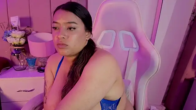 mollybigboobs12 (F young) - flash  tits