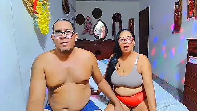 rosi_pamela (Ask my age) - show tits in public + suck .👅💦👅