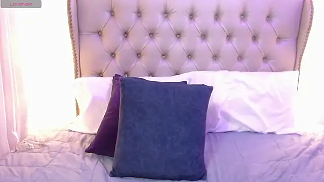 Liiamthompson webcam