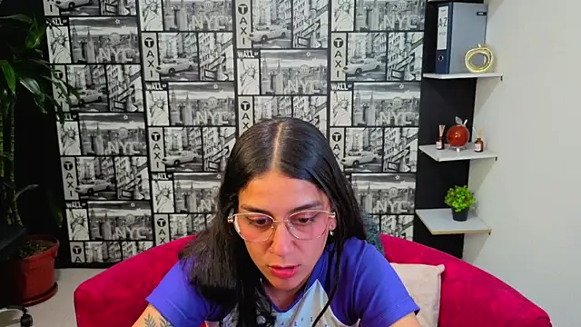 DanielaMonroe webcam