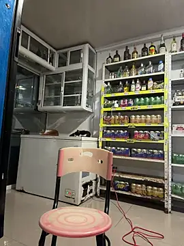 oliverwest04 (M young) - cum in the liquor store