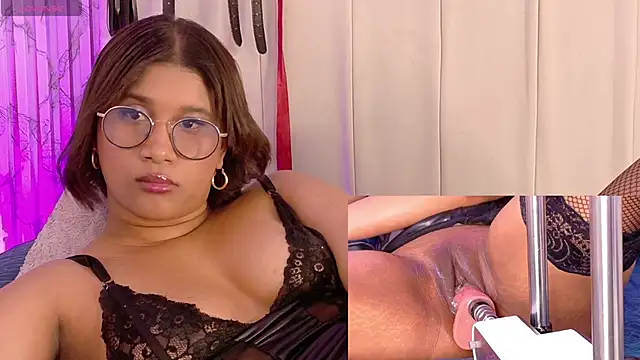 LorenaDuval webcam