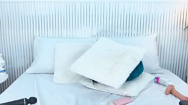 Chel_Hilton webcam