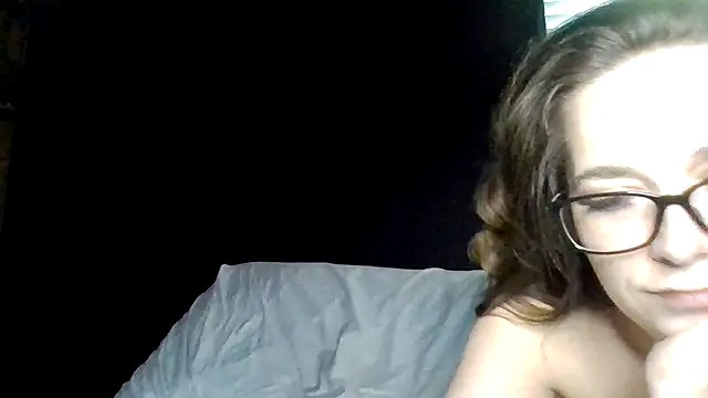 Cloudyydayzz webcam