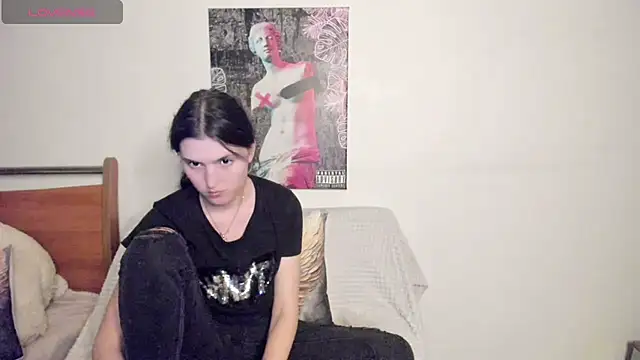 Kira_Devi webcam