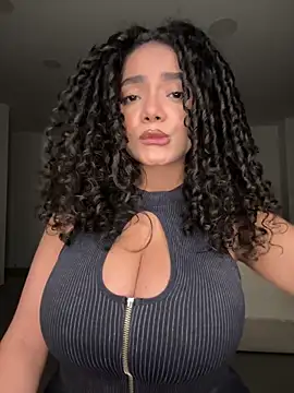 curlyierr (F young) - Undress and get naked