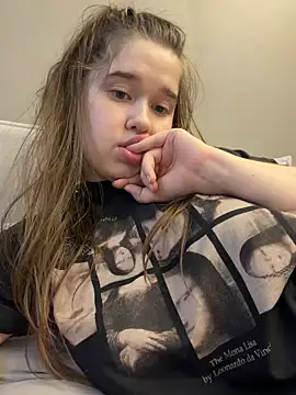 Watch HornyGirlH live on EroticFlix - High definition streams