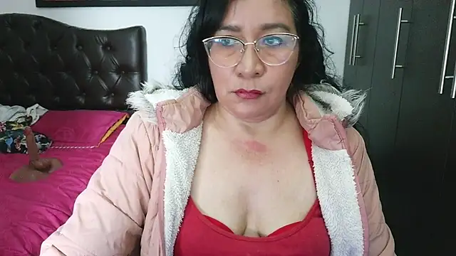 Grace_mature_milf