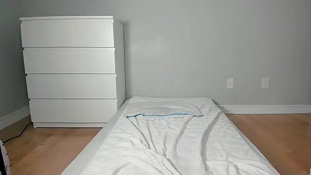 Jiwooe live cam on StripChat