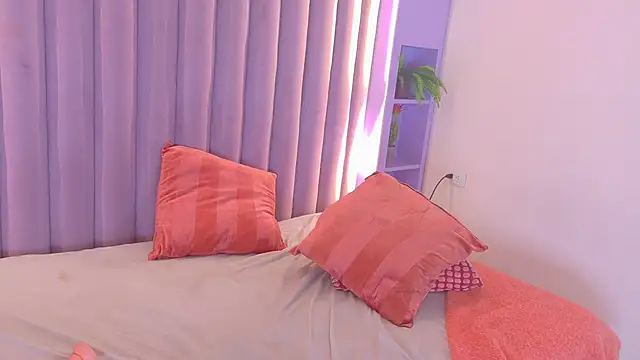 AhslyEvans__ webcam