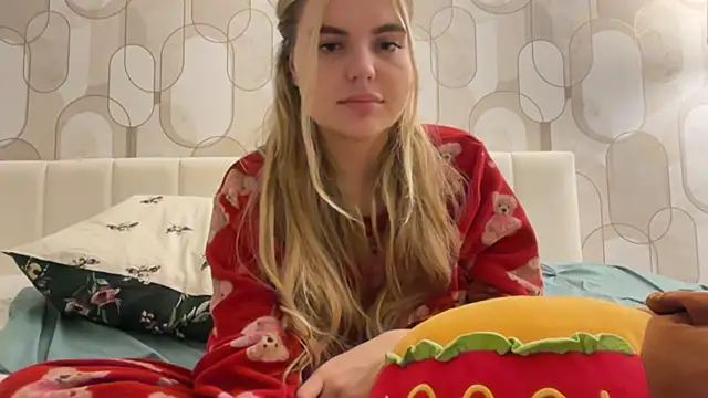 Watch Lilyswlrdxo live on EroticFlix - High definition streams