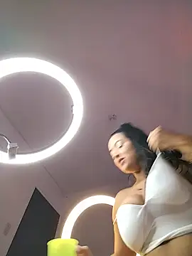 SaharQamar webcam