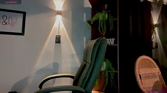 MarcellaGriffin webcam