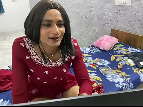 LuvLayla webcam