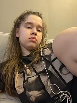 HornyGirlH live sex cam