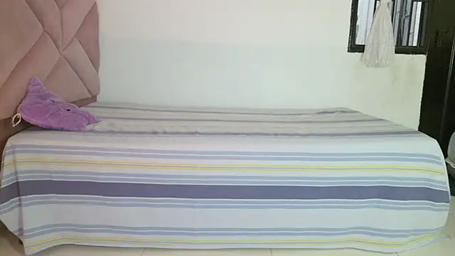 eva_sin18 live sex cam