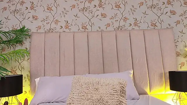 Carrie_GB webcam