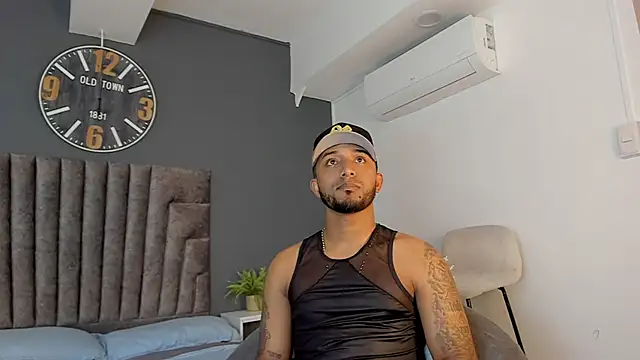 Robin_Rief live cam on StripChat