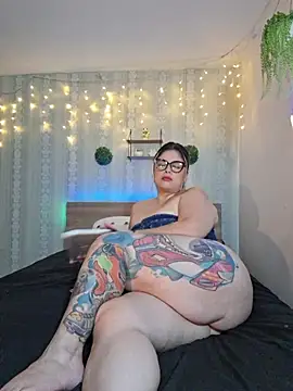 Juliietha_servas webcam
