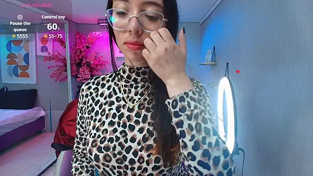 Veronica_miiller live cam on StripChat