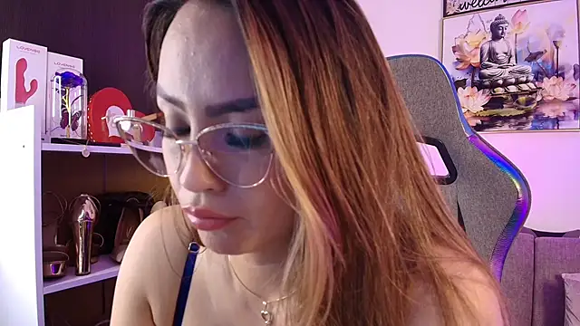 Katalina_Alvarezz live cam on StripChat