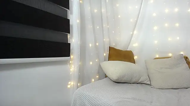 Veronica_Mdls webcam