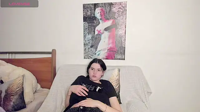 Kira_Devi webcam
