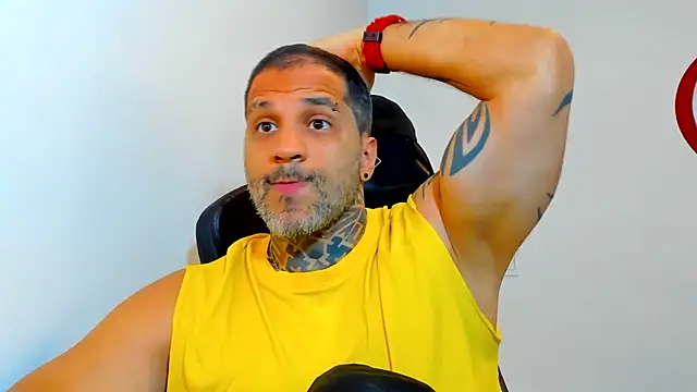 JoshRigby live cam on StripChat