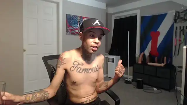 Michigan9000 live cam on StripChat