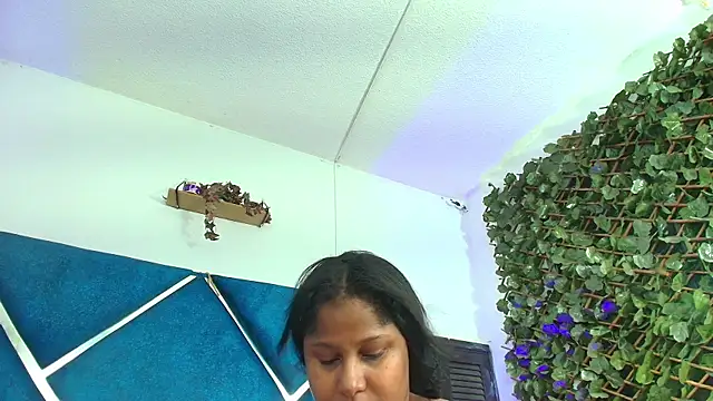 AlexaRousse4u live cam on StripChat
