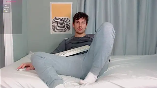 luc_7 (M young) - show feet