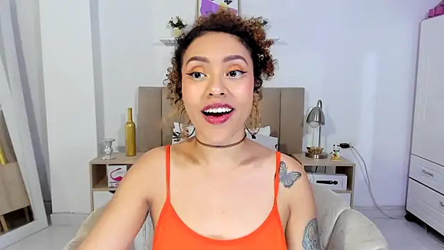 Zoe_Gruber webcam