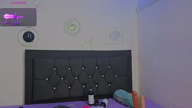 ass_naughty_20 webcam