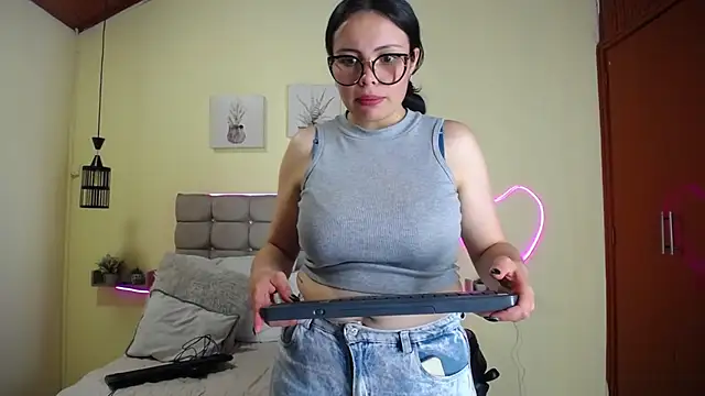 Megan_05_ webcam