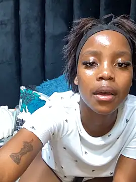Littlebunny33 webcam