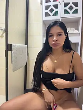 Elara_Luxe webcam